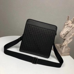 2022SS Men's Shoulder Bag Outstanding Freshness BOTTEGA VENETA
