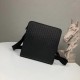 2022SS Men's Shoulder Bag Outstanding Freshness BOTTEGA VENETA 2022SS Men's Shoulder Bag Outstanding Freshness BOTTEGA VENETA