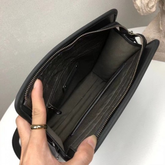 2022SS Men's Shoulder Bag Outstanding Freshness BOTTEGA VENETA 2022SS Men's Shoulder Bag Outstanding Freshness BOTTEGA VENETA