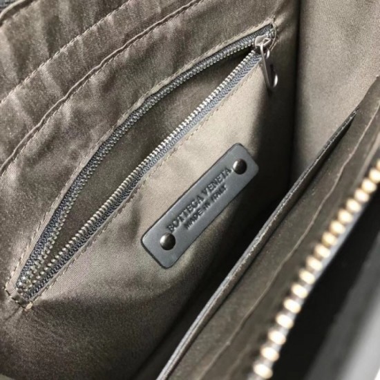 2022SS Men's Shoulder Bag Outstanding Freshness BOTTEGA VENETA 2022SS Men's Shoulder Bag Outstanding Freshness BOTTEGA VENETA