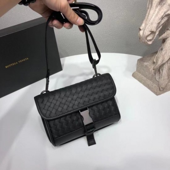 2022SS Men's Shoulder Bag Excellent comfort BOTTEGA VENETA 2022SS Men's Shoulder Bag Excellent comfort BOTTEGA VENETA