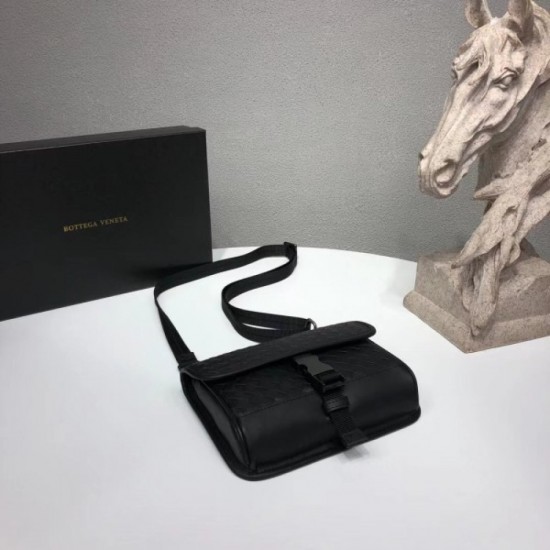 2022SS Men's Shoulder Bag Excellent comfort BOTTEGA VENETA 2022SS Men's Shoulder Bag Excellent comfort BOTTEGA VENETA