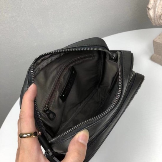2022SS Men's Shoulder Bag Luxury UP! BOTTEGA VENETA 2022SS Men's Shoulder Bag Luxury UP! BOTTEGA VENETA