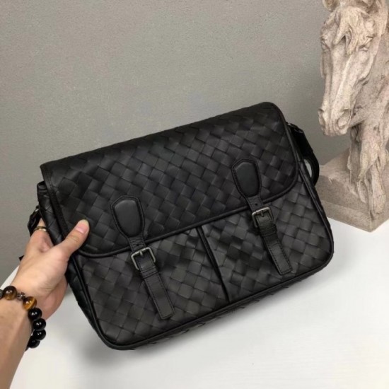 2022SS Men's Shoulder Bag Limited number BOTTEGA VENETA 2022SS Men's Shoulder Bag Limited number BOTTEGA VENETA