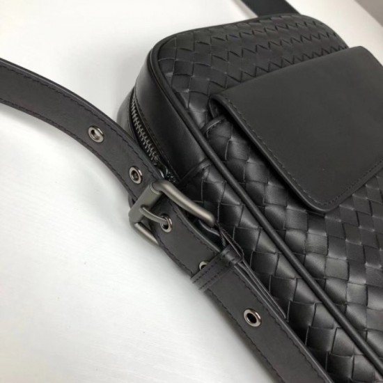 2022SS Men's Shoulder Bag Extremely Rare Product BOTTEGA VENETA 2022SS Men's Shoulder Bag Extremely Rare Product BOTTEGA VENETA