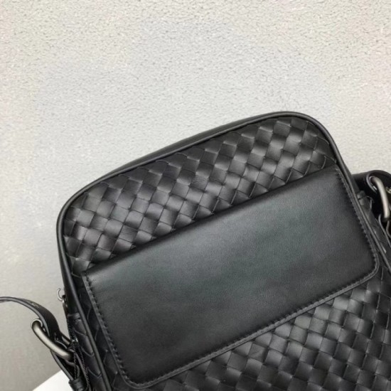 2022SS Men's Shoulder Bag Extremely Rare Product BOTTEGA VENETA 2022SS Men's Shoulder Bag Extremely Rare Product BOTTEGA VENETA