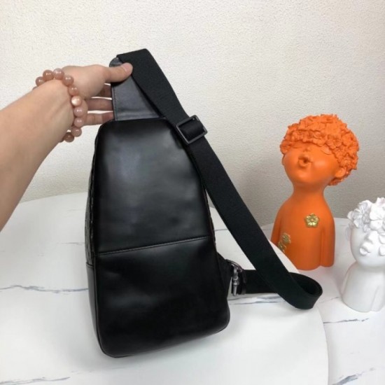 2022SS Men's Chest Bag Frontline New BOTTEGA VENETA 2022SS Men's Chest Bag Frontline New BOTTEGA VENETA
