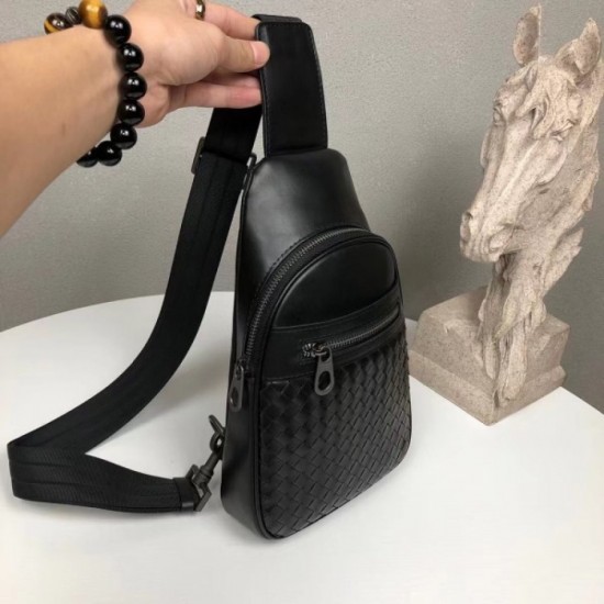 2022SS Men's chest bag latest arrival BOTTEGA VENETA Bottega Veneta 2022SS Men's chest bag latest arrival BOTTEGA VENETA Bottega Veneta