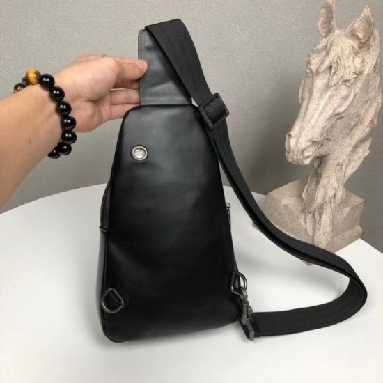 2022SS Men's chest bag latest arrival BOTTEGA VENETA Bottega Veneta 2022SS Men's chest bag latest arrival BOTTEGA VENETA Bottega Veneta