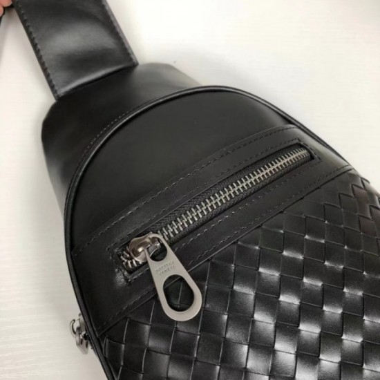 2022SS Men's chest bag latest arrival BOTTEGA VENETA Bottega Veneta 2022SS Men's chest bag latest arrival BOTTEGA VENETA Bottega Veneta