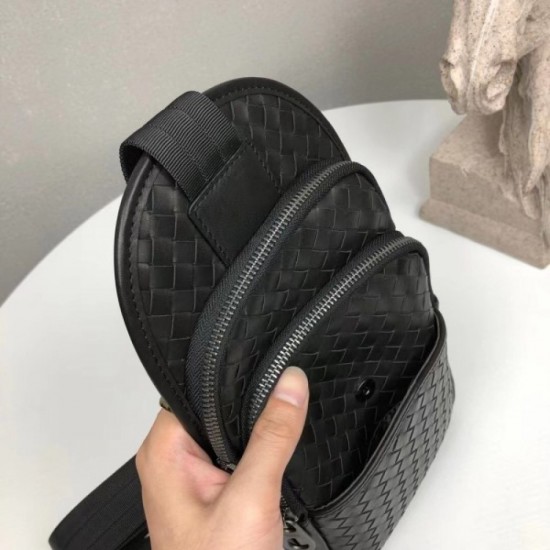 2022SS Men's Chest Bag Cheapest Challenge! BOTTEGA VENETA 2022SS Men's Chest Bag Cheapest Challenge! BOTTEGA VENETA