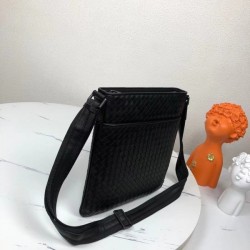 This summer's popular shoulder bag 2022SS BOTTEGA VENETA Bottega Veneta