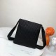 This summer's popular shoulder bag 2022SS BOTTEGA VENETA Bottega Veneta This summer's popular shoulder bag 2022SS BOTTEGA VENETA Bottega Veneta