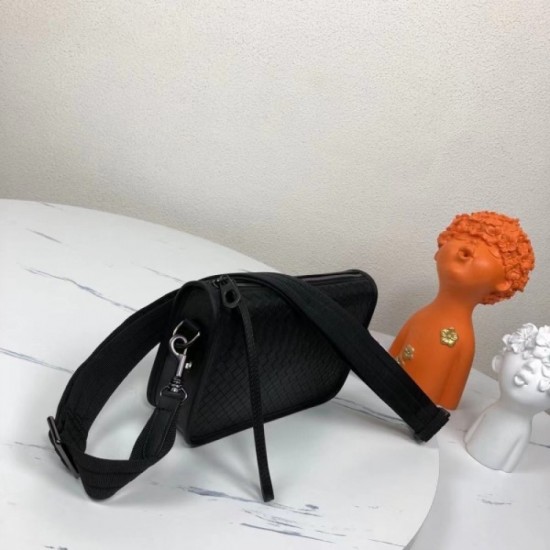 This year's most popular shoulder bag 2022SS BOTTEGA VENETA Bottega Veneta This year's most popular shoulder bag 2022SS BOTTEGA VENETA Bottega Veneta