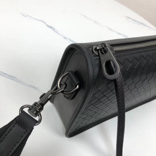 This year's most popular shoulder bag 2022SS BOTTEGA VENETA Bottega Veneta This year's most popular shoulder bag 2022SS BOTTEGA VENETA Bottega Veneta