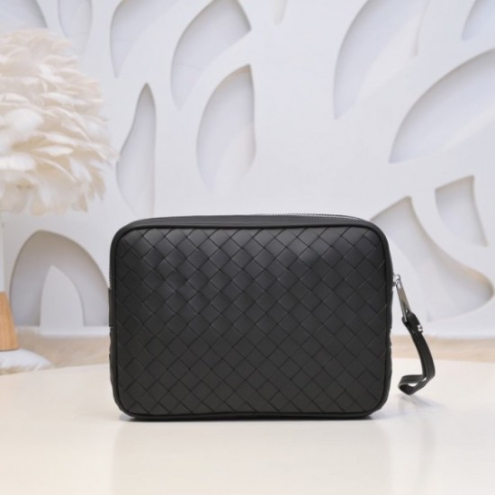 This summer's big favorite clutch bag 2022SS BOTTEGA VENETA This summer's big favorite clutch bag 2022SS BOTTEGA VENETA