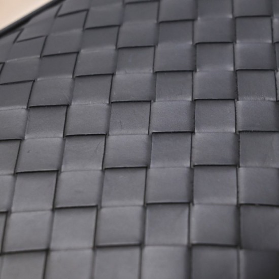 This summer's big favorite clutch bag 2022SS BOTTEGA VENETA This summer's big favorite clutch bag 2022SS BOTTEGA VENETA