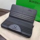 Extremely popular clutch bag 2022SS BOTTEGA VENETA Bottega Veneta Extremely popular clutch bag 2022SS BOTTEGA VENETA Bottega Veneta