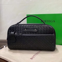 Welcome this season Clutch bag 2022SS BOTTEGA VENETA Bottega Veneta