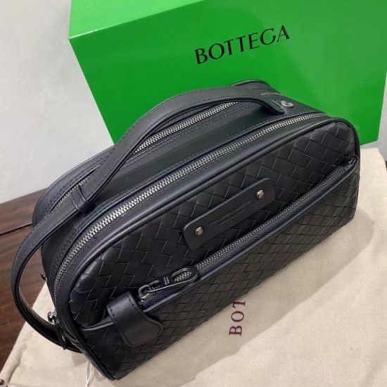 Welcome this season Clutch bag 2022SS BOTTEGA VENETA Bottega Veneta Welcome this season Clutch bag 2022SS BOTTEGA VENETA Bottega Veneta