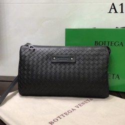 Summer big success Clutch bag 2022SS BOTTEGA VENETA Bottega Veneta