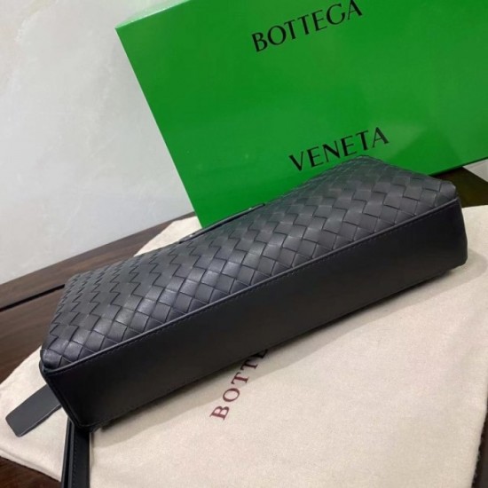 Summer big success Clutch bag 2022SS BOTTEGA VENETA Bottega Veneta Summer big success Clutch bag 2022SS BOTTEGA VENETA Bottega Veneta