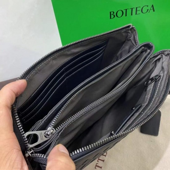 Summer big success Clutch bag 2022SS BOTTEGA VENETA Bottega Veneta Summer big success Clutch bag 2022SS BOTTEGA VENETA Bottega Veneta