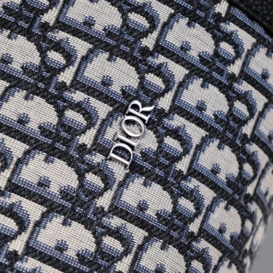 2022SS Travel Bag DIOR for a casual look 2022SS Travel Bag DIOR for a casual look