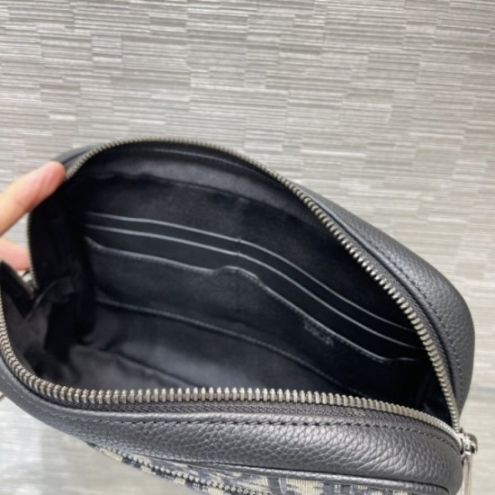2022SS Men's clutch bag protagonist item DIOR Dior 2022SS Men's clutch bag protagonist item DIOR Dior
