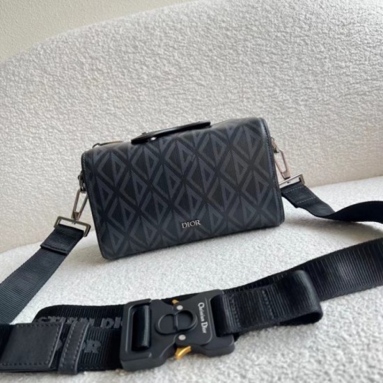 2022SS Men's Shoulder Bag New Sold Out One After Another DIOR Dior 2022SS Men's Shoulder Bag New Sold Out One After Another DIOR Dior
