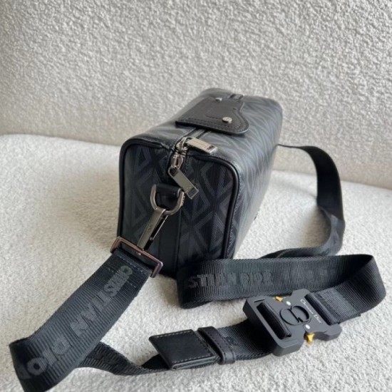 2022SS Men's Shoulder Bag New Sold Out One After Another DIOR Dior 2022SS Men's Shoulder Bag New Sold Out One After Another DIOR Dior