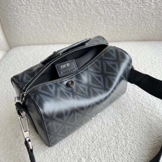 2022SS Men's Shoulder Bag New Sold Out One After Another DIOR Dior 2022SS Men's Shoulder Bag New Sold Out One After Another DIOR Dior