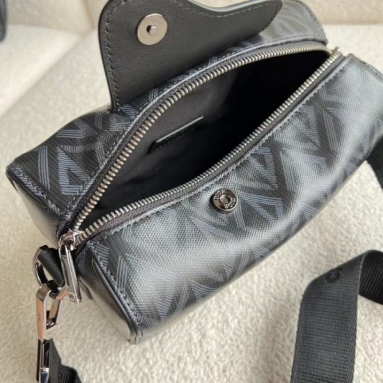 2022SS Men's Shoulder Bag New Sold Out One After Another DIOR Dior 2022SS Men's Shoulder Bag New Sold Out One After Another DIOR Dior