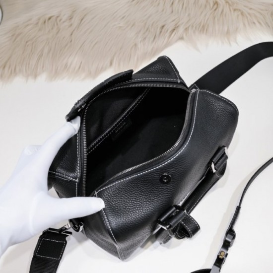 2022SS Men's Shoulder Bag Popular Model Favorite DIOR Dior 2022SS Men's Shoulder Bag Popular Model Favorite DIOR Dior