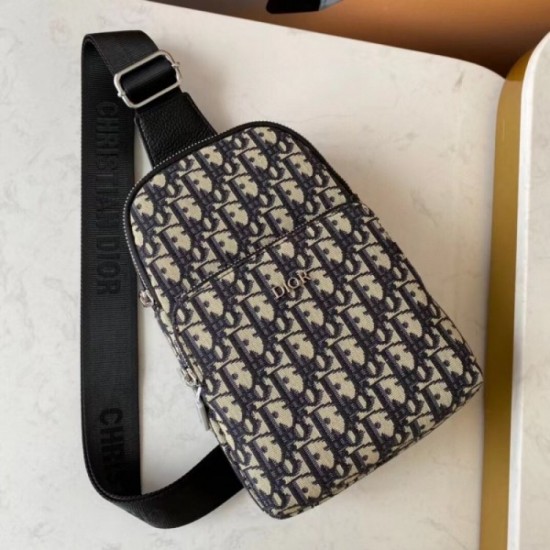 2022SS Men's Chest Bag This Summer Favorite DIOR Dior 2022SS Men's Chest Bag This Summer Favorite DIOR Dior