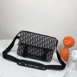 Brand shoulder bag not yet landed in Japan 2022SS DIOR Dior