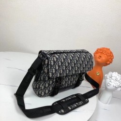 Brand shoulder bag not yet landed in Japan 2022SS DIOR Dior