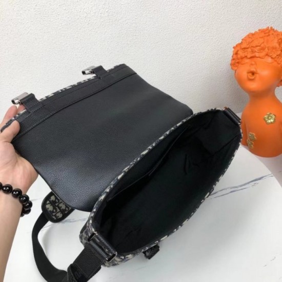 Brand shoulder bag not yet landed in Japan 2022SS DIOR Dior Brand shoulder bag not yet landed in Japan 2022SS DIOR Dior