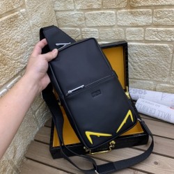 2022SS Men's Chest Bag Spring / Summer Continues to Watch FENDI FENDI
