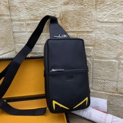 2022SS Men's Chest Bag Spring / Summer Continues to Watch FENDI FENDI