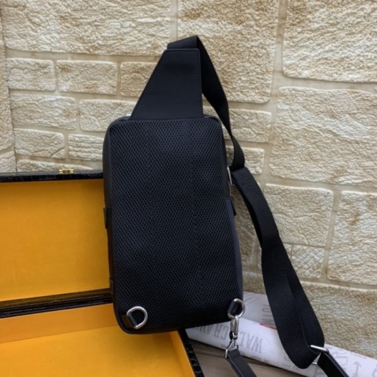 2022SS Men's Chest Bag Spring / Summer Continues to Watch FENDI FENDI 2022SS Men's Chest Bag Spring / Summer Continues to Watch FENDI FENDI