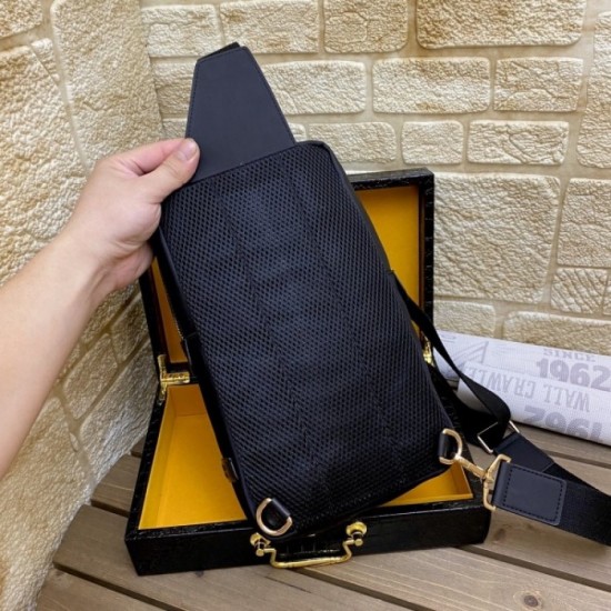 2022SS Men's chest bag Celebrity favorite brand FENDI FENDI 2022SS Men's chest bag Celebrity favorite brand FENDI FENDI