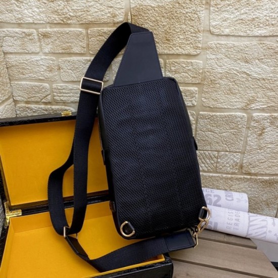 2022SS Men's chest bag Celebrity favorite brand FENDI FENDI 2022SS Men's chest bag Celebrity favorite brand FENDI FENDI