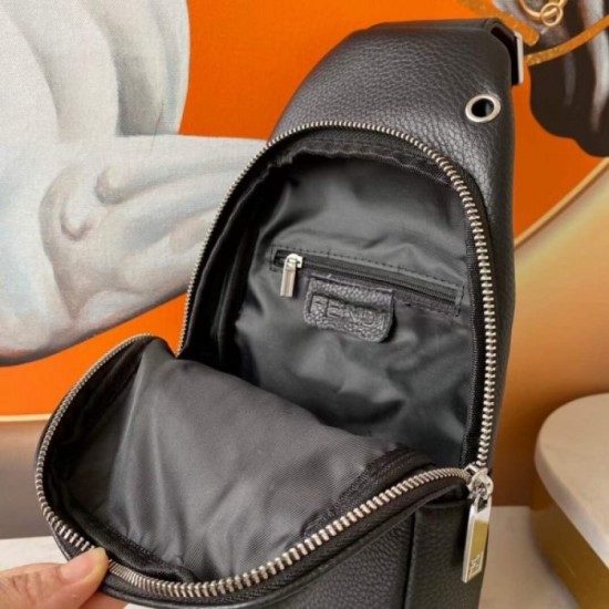 2022SS Men's chest bag Spring / Summer latest work Inevitably sold out FENDI FENDI 2022SS Men's chest bag Spring / Summer latest work Inevitably sold out FENDI FENDI