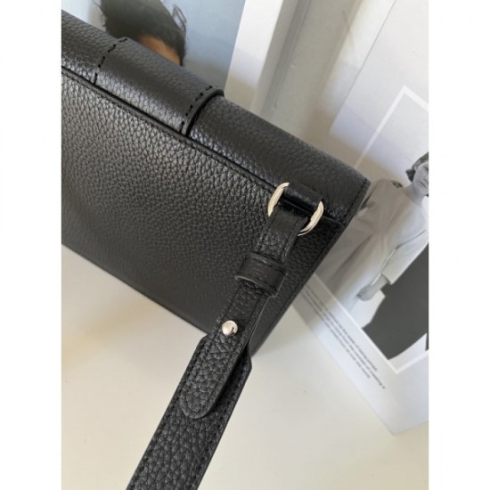 Full of adult atmosphere shoulder bag 2022SS FENDI Fendi Full of adult atmosphere shoulder bag 2022SS FENDI Fendi