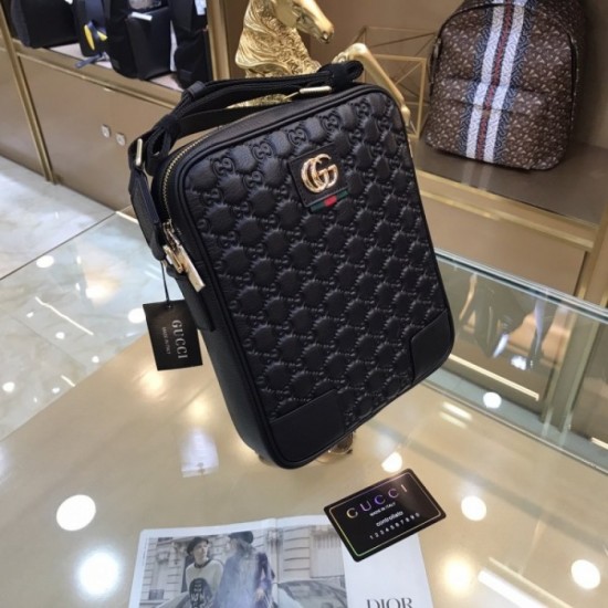2022SS Men's Shoulder Bag GUCCI Gucci with a neat feeling 2022SS Men's Shoulder Bag GUCCI Gucci with a neat feeling