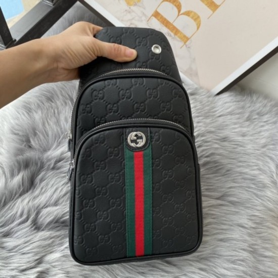 2022SS Men's chest bag casual reversal charm GUCCI Gucci 2022SS Men's chest bag casual reversal charm GUCCI Gucci