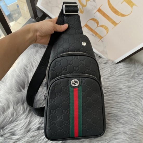 2022SS Men's chest bag casual reversal charm GUCCI Gucci 2022SS Men's chest bag casual reversal charm GUCCI Gucci