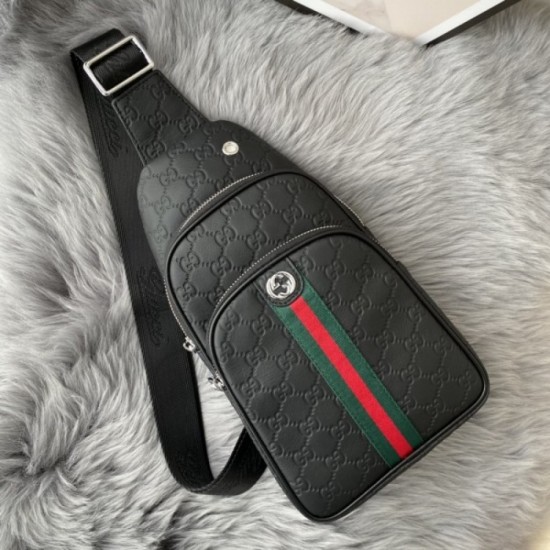 2022SS Men's chest bag casual reversal charm GUCCI Gucci 2022SS Men's chest bag casual reversal charm GUCCI Gucci