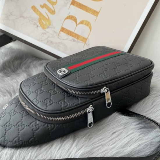 2022SS Men's chest bag casual reversal charm GUCCI Gucci 2022SS Men's chest bag casual reversal charm GUCCI Gucci